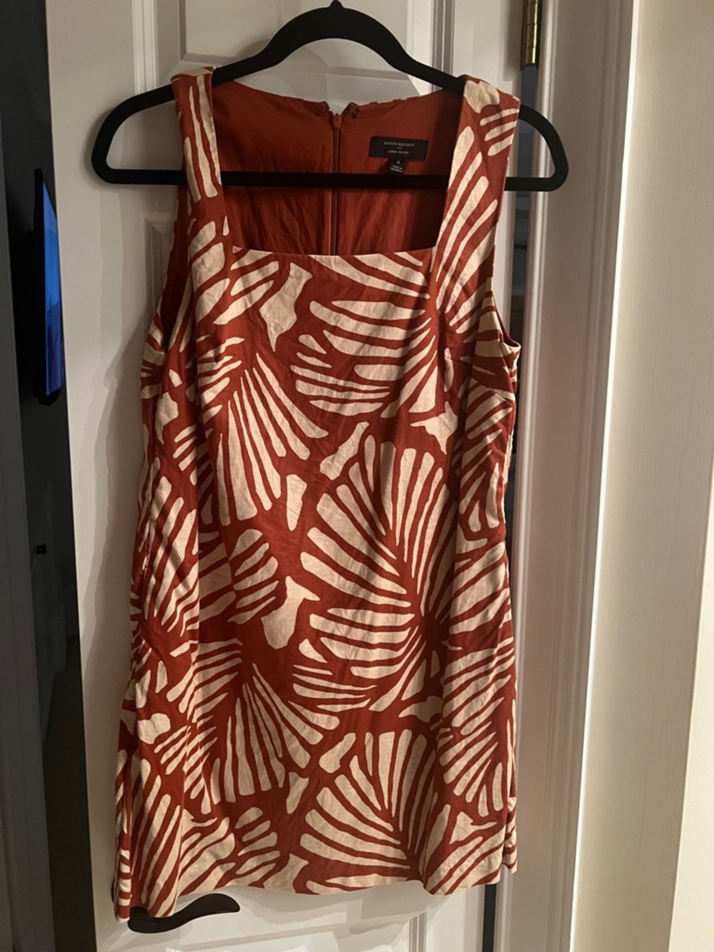 Banana Republic Sleeveless Mini Dress in Rust and Cream - Classic Summer Print
